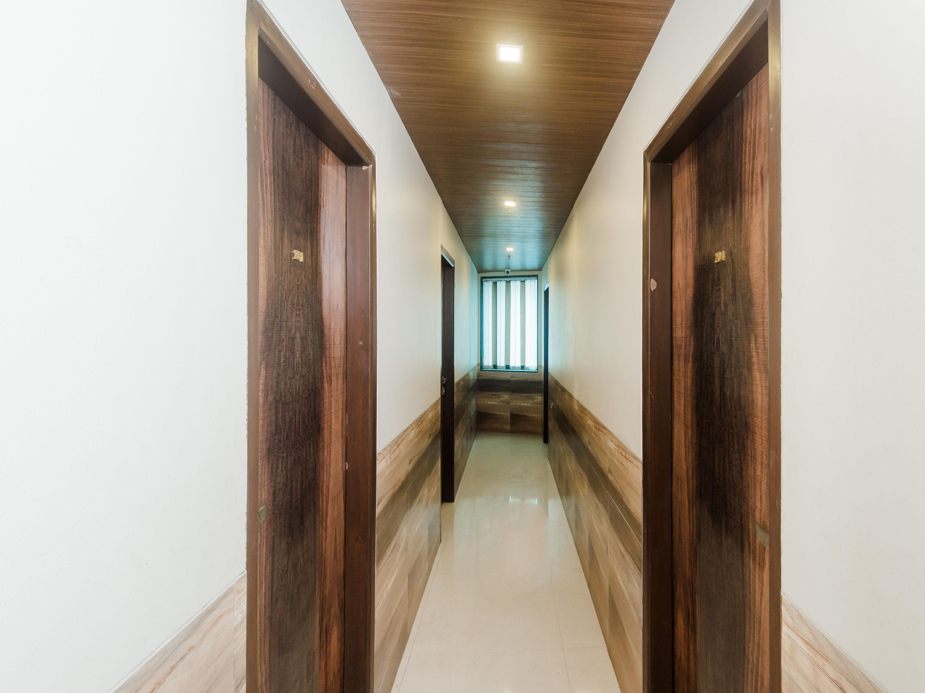 Hotel Sai Comforts Bapane Esterno foto