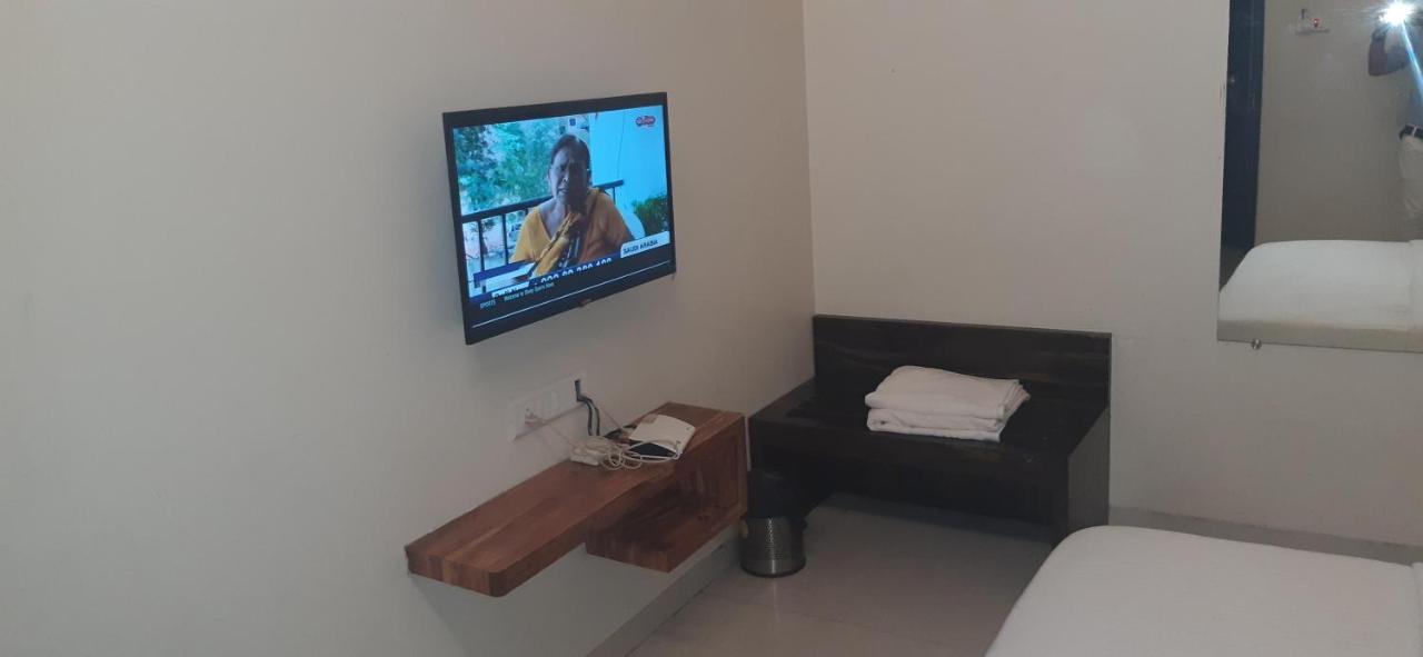 Hotel Sai Comforts Bapane Esterno foto