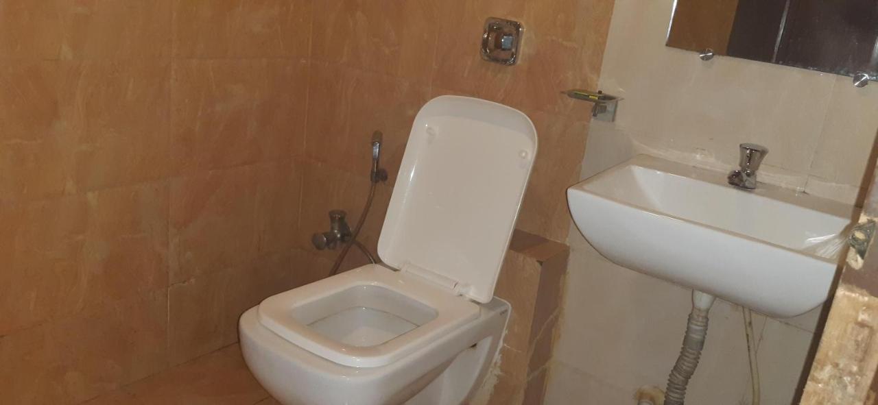Hotel Sai Comforts Bapane Esterno foto
