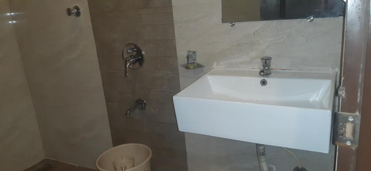 Hotel Sai Comforts Bapane Esterno foto
